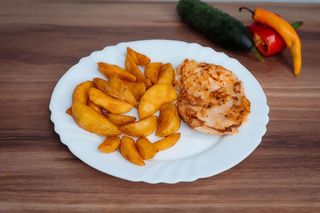 Cartofi pai/ wedges cu piept de pui la grill