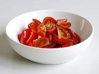 Salată de roșii