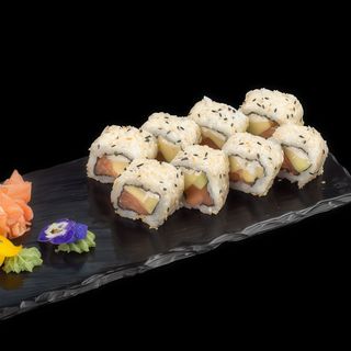 Roll cu somon afumat