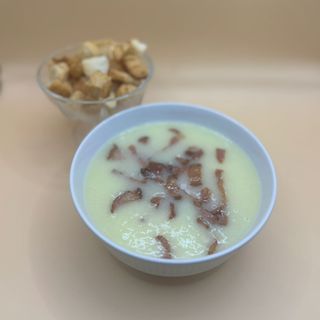Supa crema de cartofi cu bacon