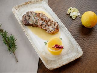 Mușchi de vită în sos de lămâie