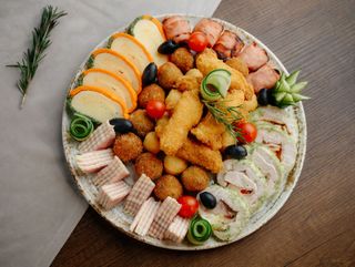 PLATOURI DE APERITIVE ( cu precomanda de 4h )