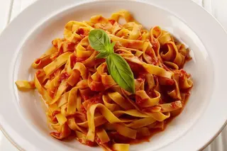Tagliatelle cu roșii și ciuperci