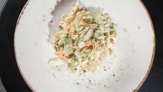 Autenticul coleslaw cu nuci