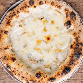 Pizza Quattro formaggi