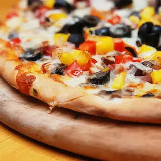 Pizza cu “de toate”