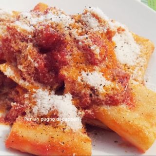 PACCHERI AMATRICIANA CU GUANCIALE SI PECORINO