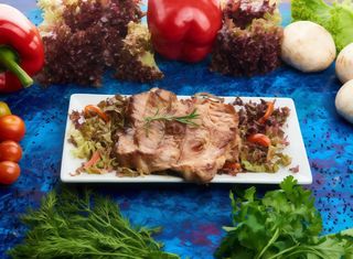 Platou ceafa de porc la gratar