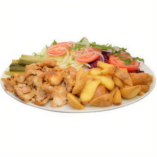 Kebab la farfurie cu cartofi prăjiți