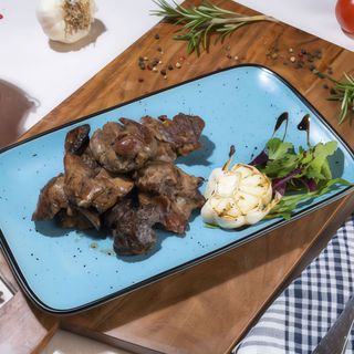 Ficăței de pui în sos de vin cu usturoi