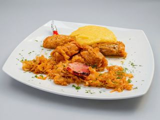 Sarmale cu mămăligă