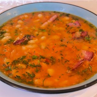 Ciorba de fasole cu afumatura