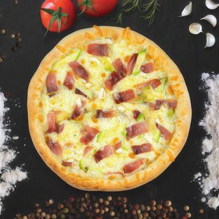 Pizza Camembert & Speck Ø 32cm