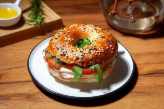 Prosciutto bagel