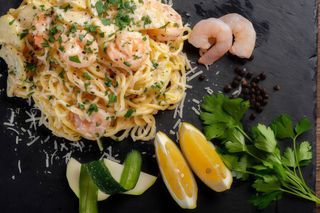 Creveți și zucchini 