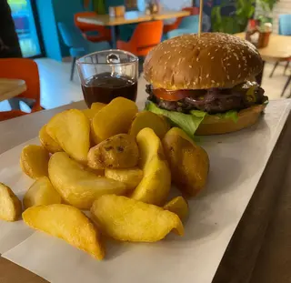 Burger vita/porc in sos cedar 