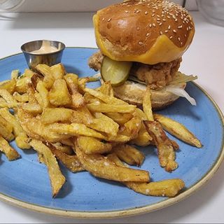 TASTY CHICKEN BURGER