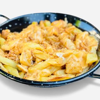 CARTOFI CU PIEPT DE PUI LA TIGAIE SI USTUROI