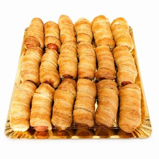 Platou crenvursti in foietaj