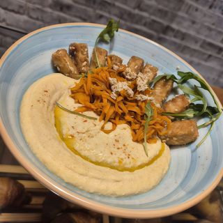 HUMMUS & FRIED TOFU