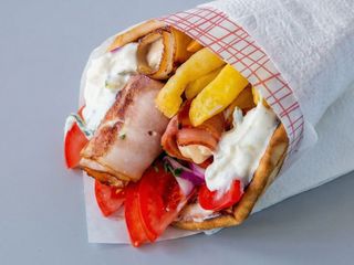 Souvlaki de pui cu bacon 