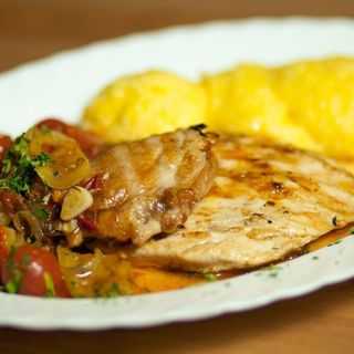 Saramura din piept de pui dezosat