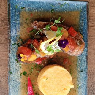 Saramura de crap cu mamaliguta si ardei iute