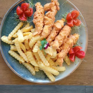 Degetele de pui cu cartofi prajiti