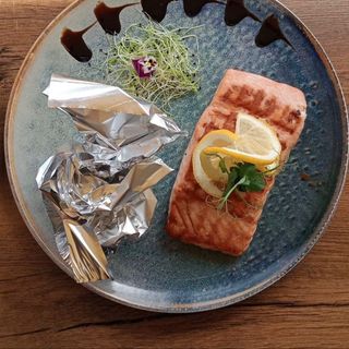 Somon file la gratar cu lămâie