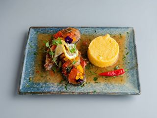 Saramura de somn cu mamaliguta si ardei iute