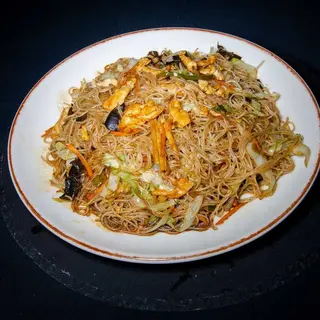 Spaghete de orez cu pui