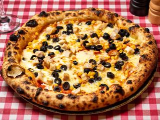 Pizza con pollo (pentru copii)