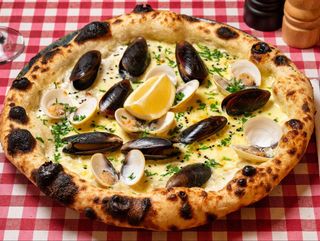 Pizza Cozze e Vongole in Bianco