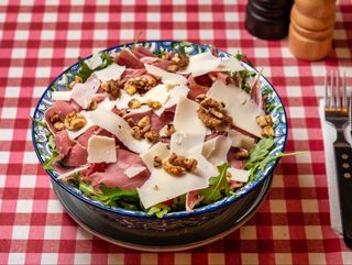 Salată Gourmet cu Prosciuto Crudo di Parma