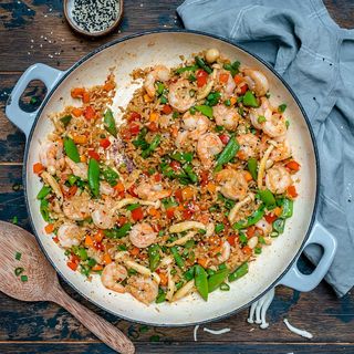 Orez picant stir-fry cu creveti