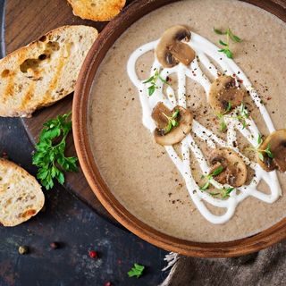 Supa crema de ciuperci cu infuzie trufe