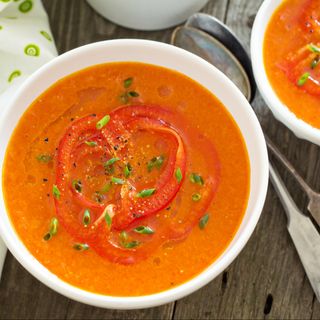 Supa crema de ardei copt cu feta