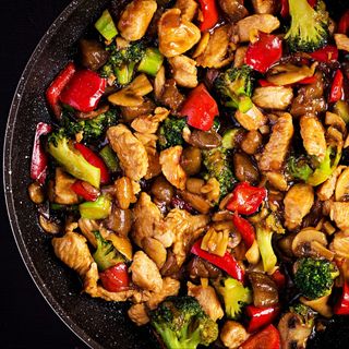 Tigaie picanta de pui