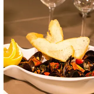 Platou de fructe de mare cu turta