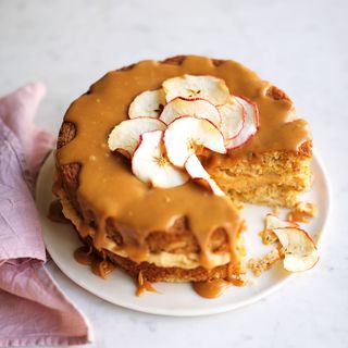 Apple caramel cake