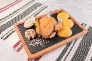 Cocoșel pitic la ceaun