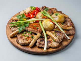 Platou traditional bucovinean pentru 4 pers. 1500g