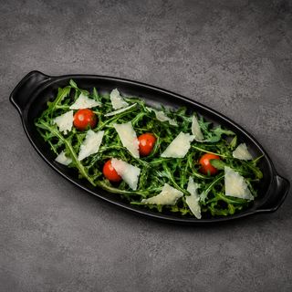 Salata cu rosii cherry,rucola și aschii de parmezan - 150g