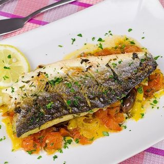 Biban de mare la cuptor cu legume 350g