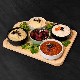 Platou Aperitiv Vegan - 750 /600 g (2 persoane)