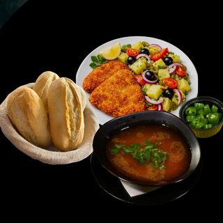 Ciorba de legume + Snitel de soia cu salata orientala