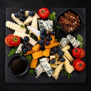 Platou de brânzeturi - 500g (2 persoane)