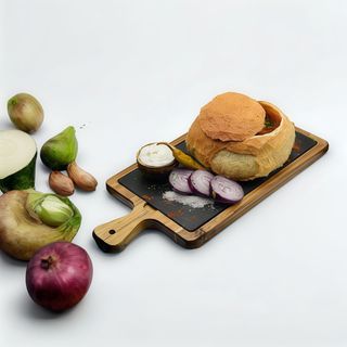 Ciorbă de fasole în bol de pâine