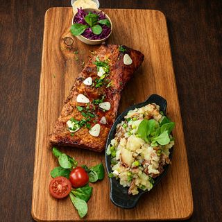 Coaste de porc caramelizate la cuptor și cartofi zdrobiţi si salata coleslow - 500/200/100g