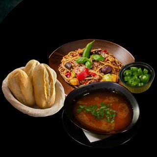 Ciorba de legume + Wok de legume